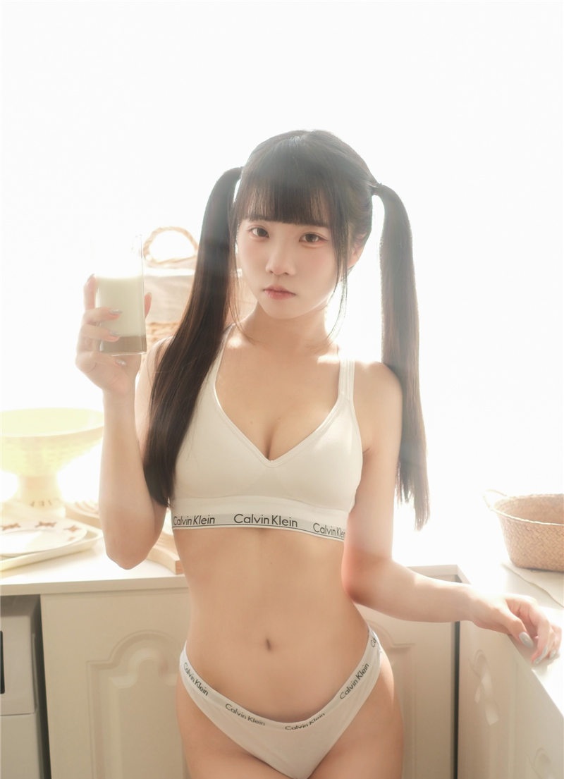 可可小白兔写真预览6