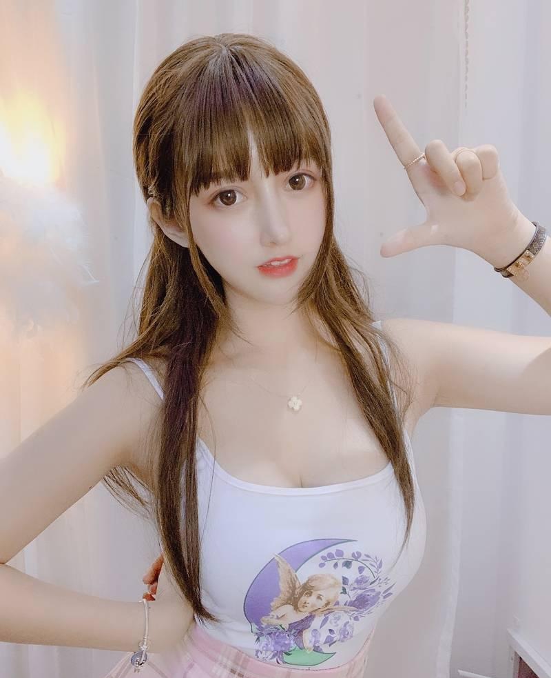 过期米线线喵写真预览6