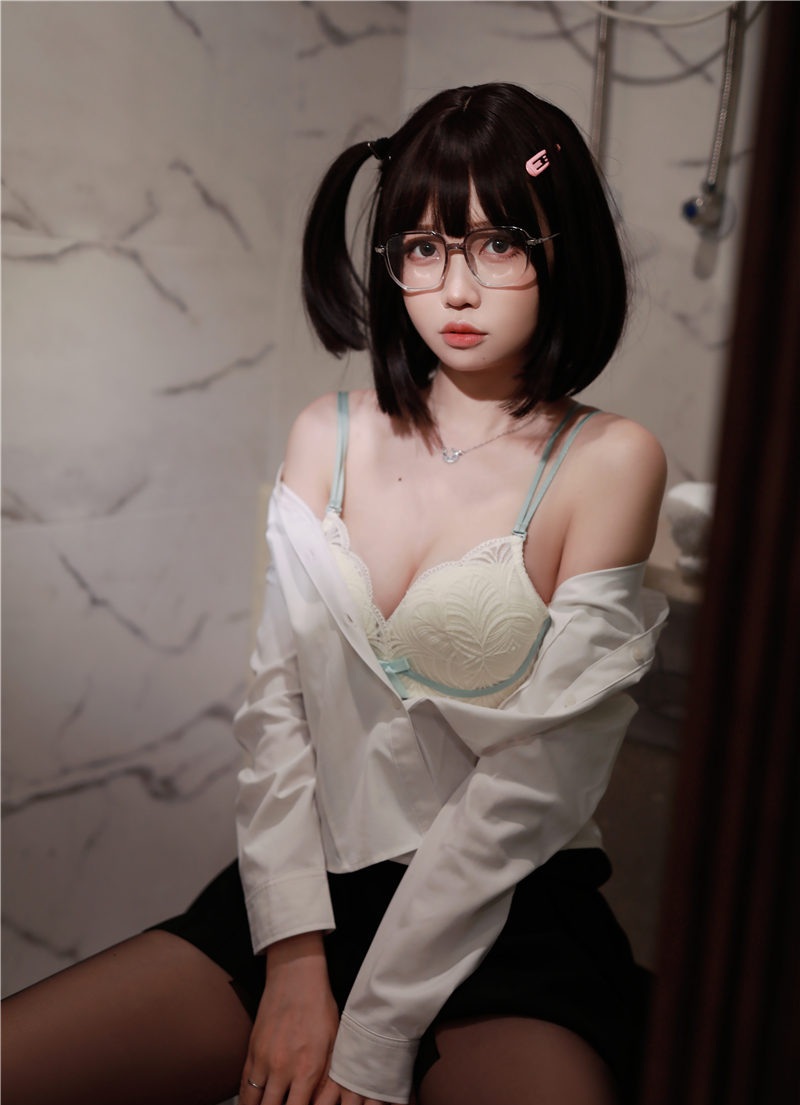 洛桑w伊梓写真预览5