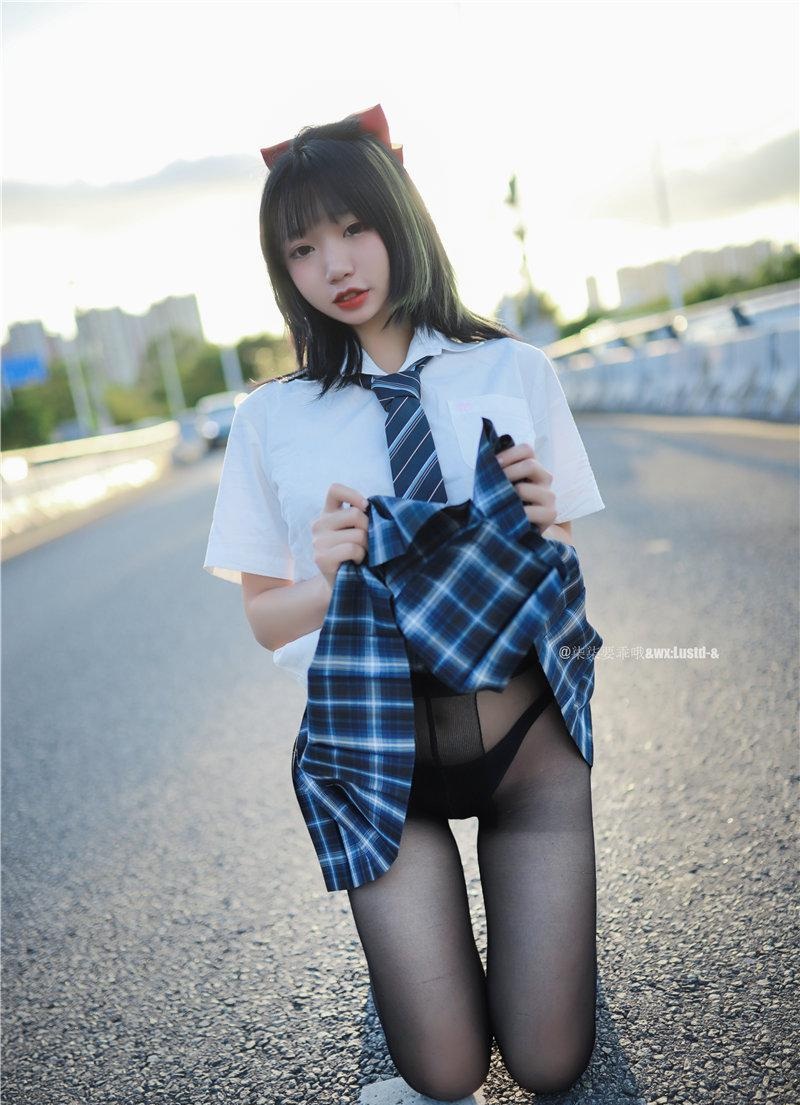 柒柒要乖哦写真预览5